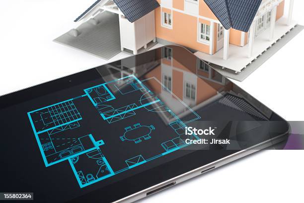 Haus Und Digital Tablet Stockfoto und mehr Bilder von Architektur - Architektur, Baugewerbe, Lageplan
