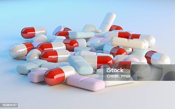 Photo libre de droit de Capsules Medicinel banque d'images et plus d'images libres de droit de Complément vitaminé - Complément vitaminé, Dose, Douleur