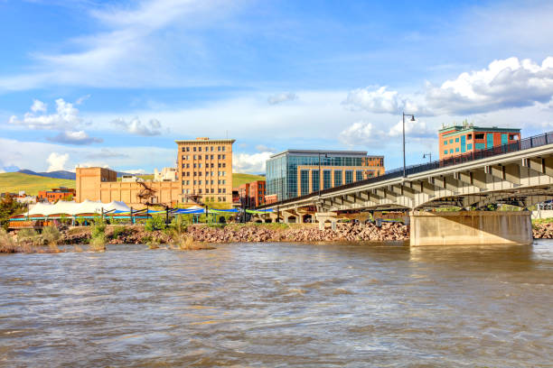 istock Missoula along the Clark Fork River 1558097163