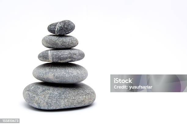 Contabilización De Piedras Equilibrado Zen Guijarros Foto de stock y más banco de imágenes de Piedra - Material de construcción