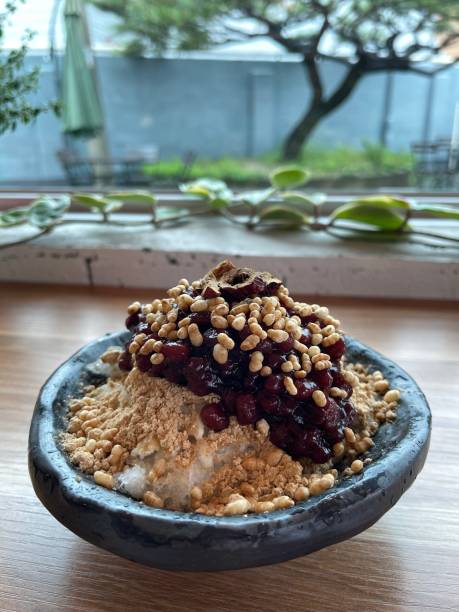 istock Korean shaved ice dessert bingsu 1558163486