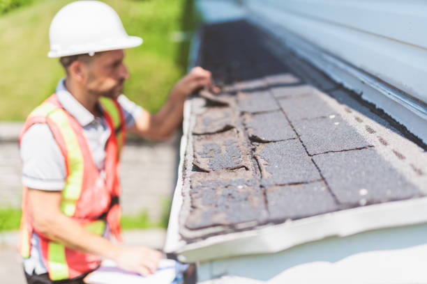 istock Man with a white hard hat holding a clipboard, inspect house 1558242000