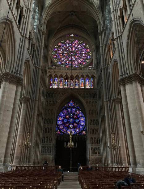 la catedral de nuestra señora de reims (en francés: cathédrale notre-dame de reims), reims, francia - catedral de reims fotografías e imágenes de stock