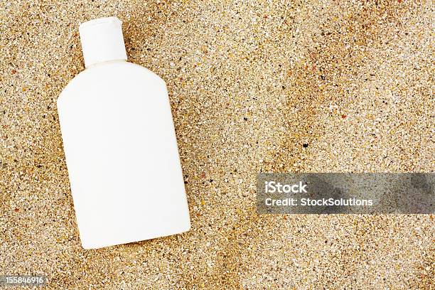 Солнце Блок На Пляж — стоковые фотографии и другие картинки Бутылка - Бутылка, Горизонтальный, Загар