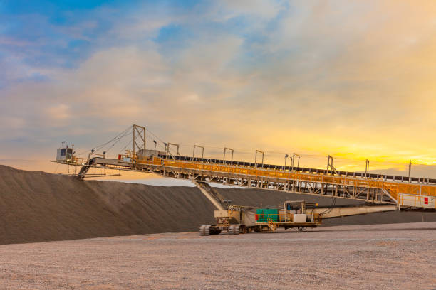 istock Portable conveyor belt machinery at a copper mine in Chile 1558607541