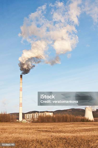 La Centrale Elettrica Prunerov - Fotografie stock e altre immagini di Autunno - Autunno, Canna fumaria, Carbone