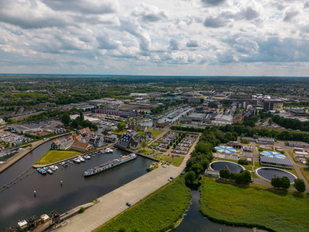istock Drone photo of Huizen 1558788970