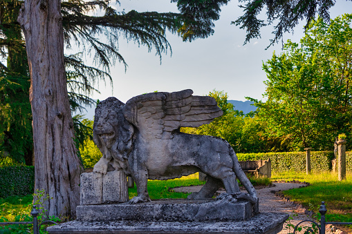 Asolo- Borgo Santa Caterina-Giardini con leone di San Marco
