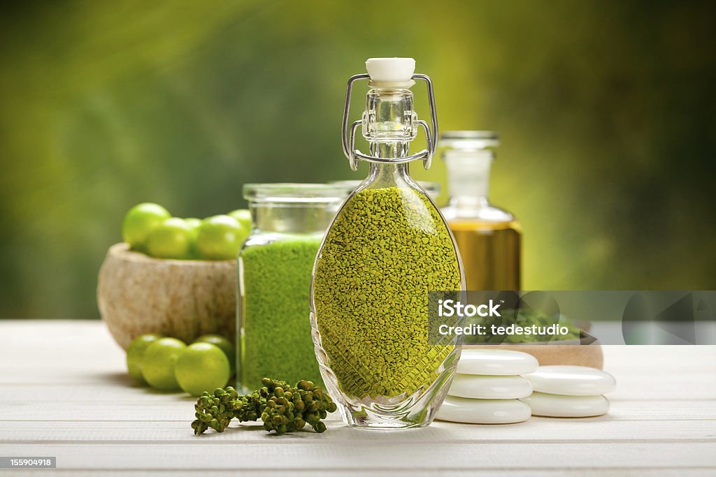 Trattamento di bellezza-verde spa naturali - Foto stock royalty-free di Aromaterapia