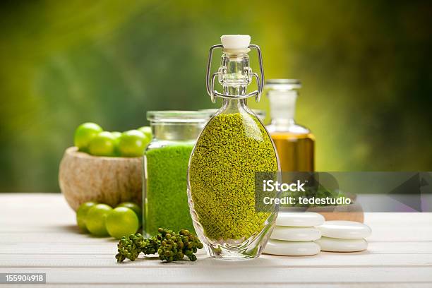 Tratamento De Beleza Natural Spaverde - Fotografias de stock e mais imagens de Aromaterapia - Aromaterapia, Artigo de Higiene Pessoal, Bem-estar