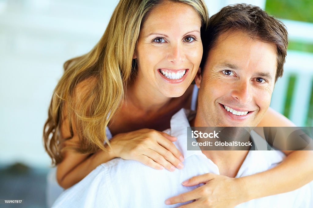 Zärtlich Paar einen moment - Lizenzfrei Frauen Stock-Foto