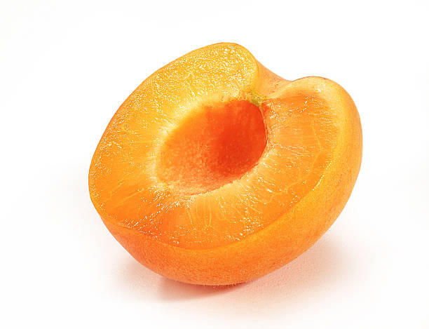 aprikose halbiert - aprikose stock-fotos und bilder