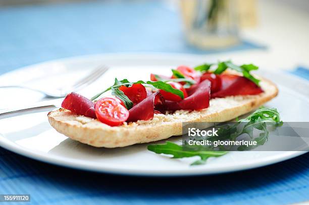 Photo libre de droit de Bruschetta Au Prosciutto banque d'images et plus d'images libres de droit de Aliment - Aliment, Assiette, Bruschetta