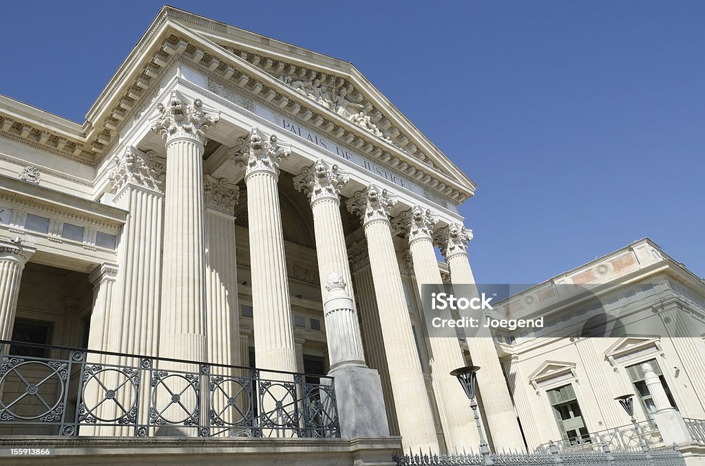 Palazzo di Giustizia di Nimes, Francia - Foto stock royalty-free di Architettura