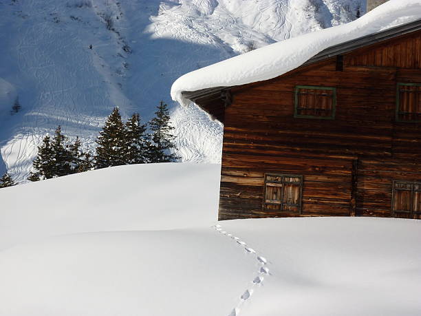 istock Snow tracks to the ski lodge 155916329