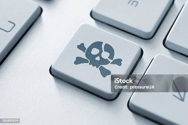 Onlinepiraterietaste Stockfoto und mehr Bilder von Aggression - Aggression, Computer, Computerfehler