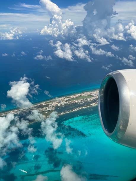 istock Flying over Caribbean Turquoise Water - Cancun, Mexico 1559185020
