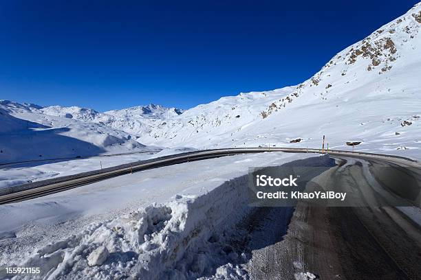 Julier Pass Foto de stock y más banco de imágenes de Aire libre - Aire libre, Alpes Europeos, Alpes suizos