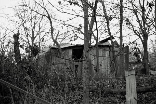 istock Dilapidated Iowa Barn 42 1559248676