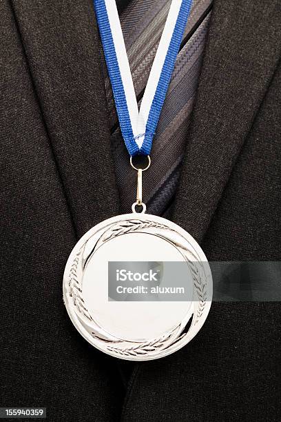 Medalla De Plata Foto de stock y más banco de imágenes de Adulto - Adulto, Bien vestido, Colgar