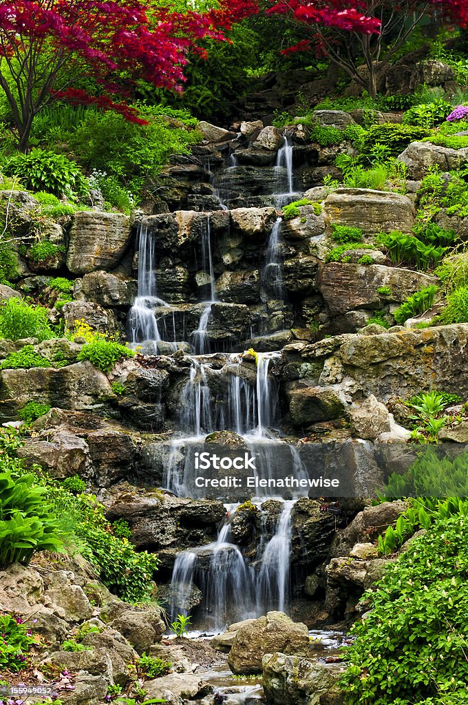 Kaskadowanie waterfall - Zbiór zdjęć royalty-free (Bez ludzi)