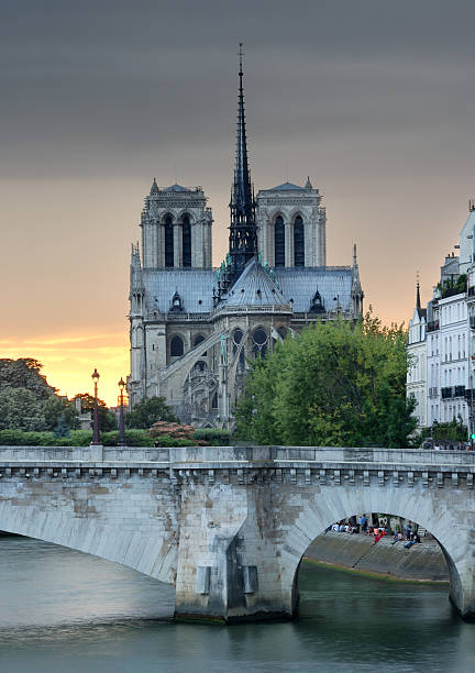 istock Pont de la Tournelle. 155950871