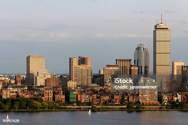 ボストンのバックベイの街並みには午後の太陽 - マサチューセッツ州 ボストンのストックフォトや画像を多数ご用意 - マサチューセッツ州 ボストン, アメリカ合衆国, アメリカ東部