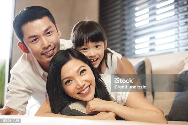 Asiatische Familie Lifestyle Stockfoto und mehr Bilder von Asiatischer und Indischer Abstammung - Asiatischer und Indischer Abstammung, Behaglich, Einfaches Leben