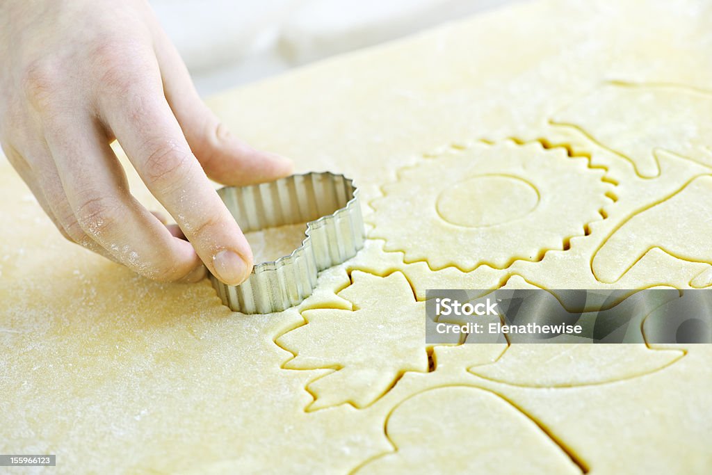 Cortar de massa de cookies - Foto de stock de Alimentação Não-saudável royalty-free