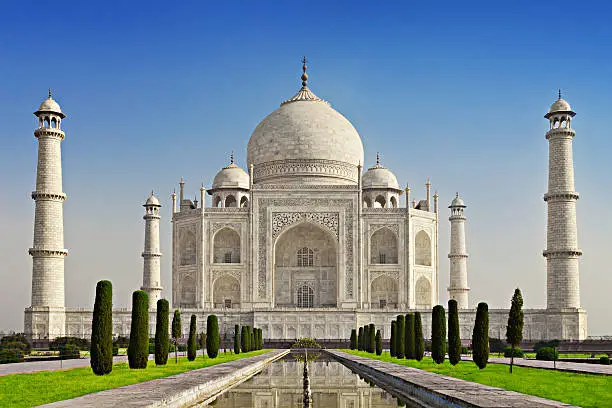 Photo of Taj Mahal in sunrise light