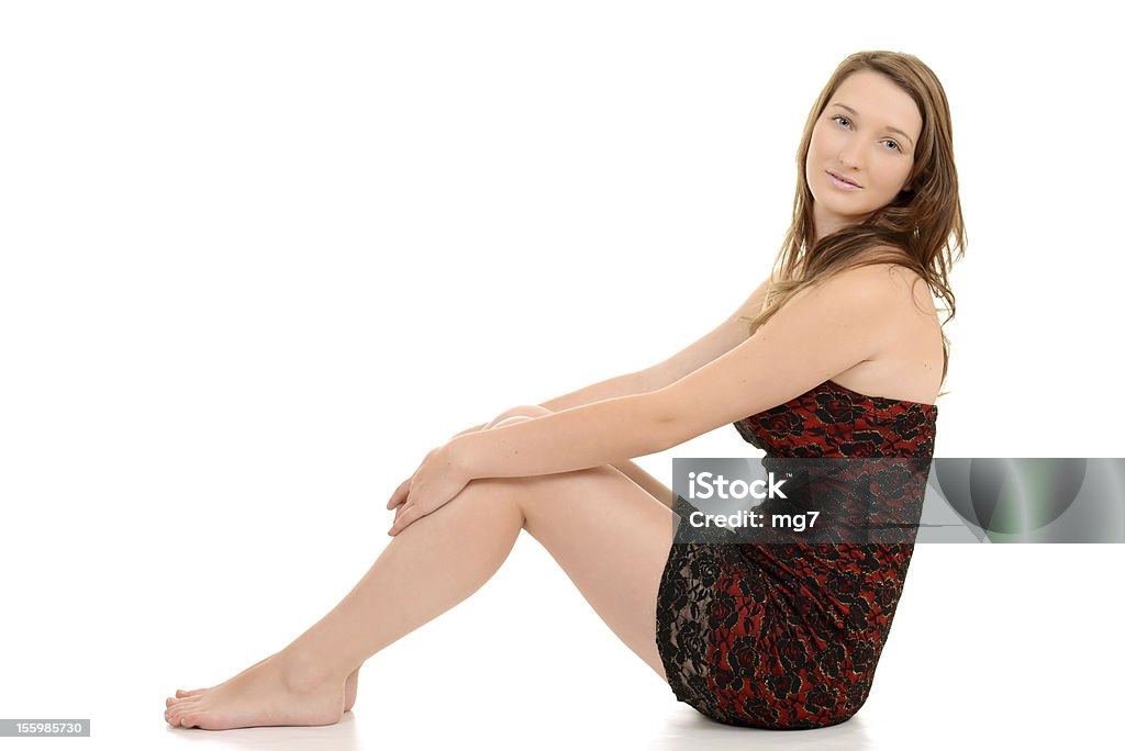 Teen in schwarzen und roten Kleid sitzt - Lizenzfrei 16-17 Jahre Stock-Foto