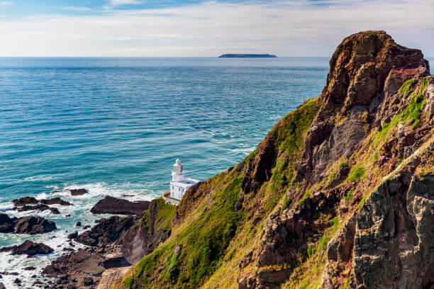 phare de hartland point devon - hartland point lighthouse photos et images de collection