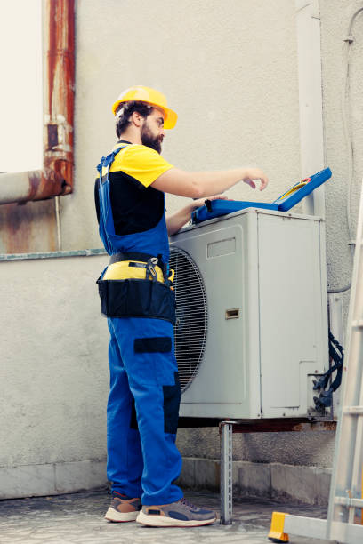 istock Repairman reconditioning hvac system 1560081678