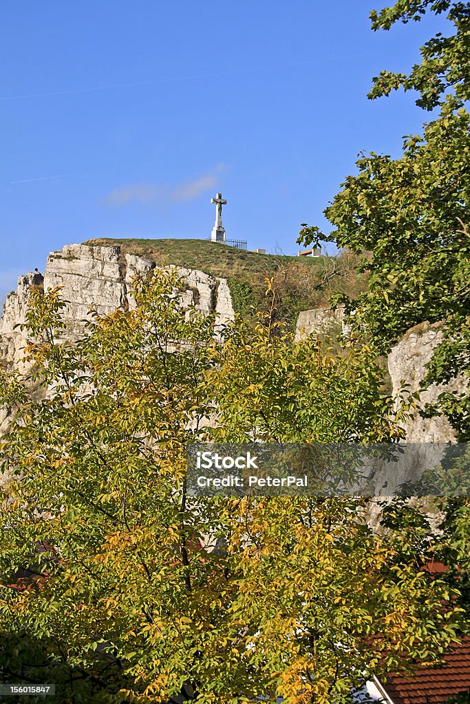 Croix sur la colline - Photo de Arbre libre de droits