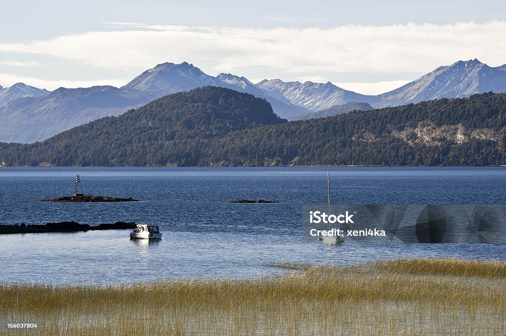 Nahuel Huapi perto de Bariloche, Patagônia, lake região da Argentina - Foto de stock de Ajardinado royalty-free