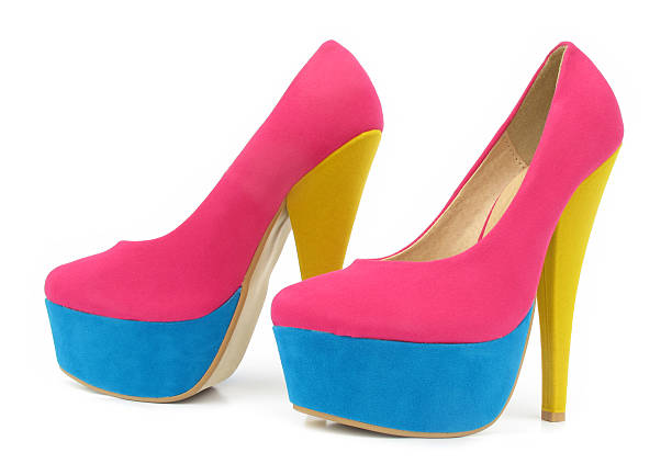 rosa, blu e giallo colorato tacchi alti scarpe décolleté - pump shoe foto e immagini stock