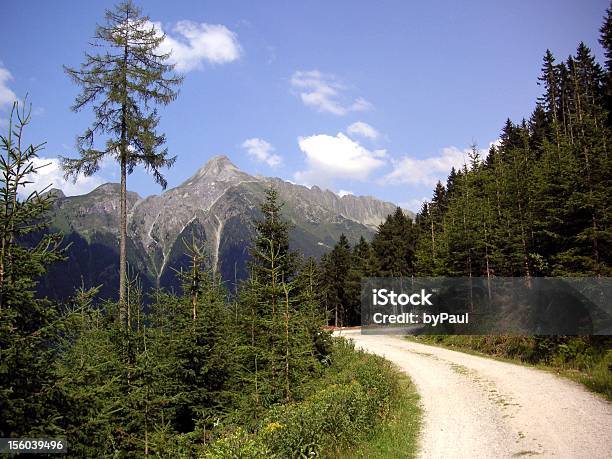 Fantastyczne Rower Górski Droga W Górach - zdjęcia stockowe i więcej obrazów Alpy - Alpy, Austria, Chmura