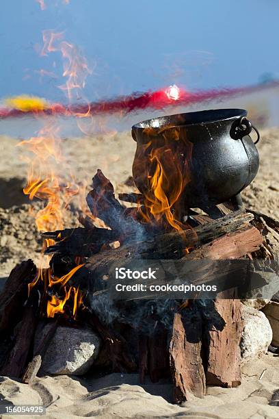 African Pentola - Fotografie stock e altre immagini di Cucinare - Cucinare, Cultura africana, Pentola da stufato