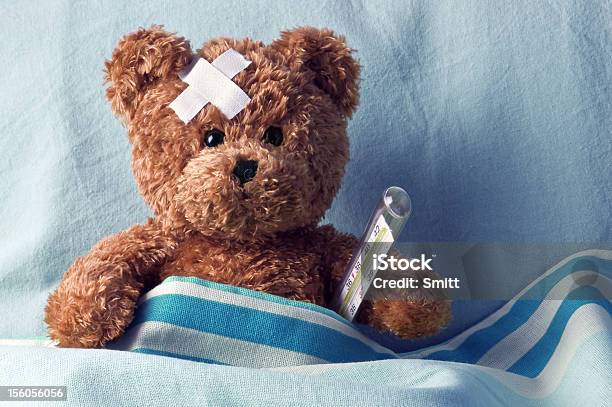 Bear Stockfoto und mehr Bilder von Teddybär - Teddybär, Krankheit, Kinderarzt