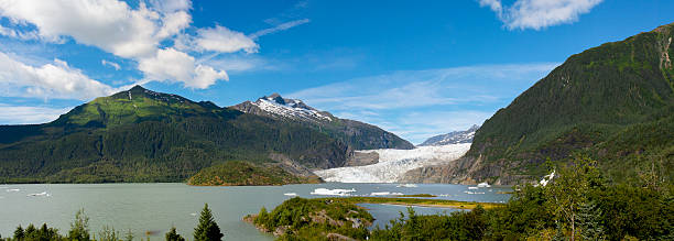 glaciar de mendenhall panorama - glaciar de mendenhall fotografías e imágenes de stock