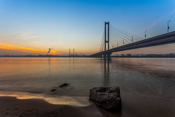 istock South Bridge at dawn. Ukraine. Kiev. 156076845