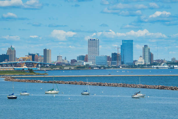 istock Harbor and Downtown Milwaukee 1560900095