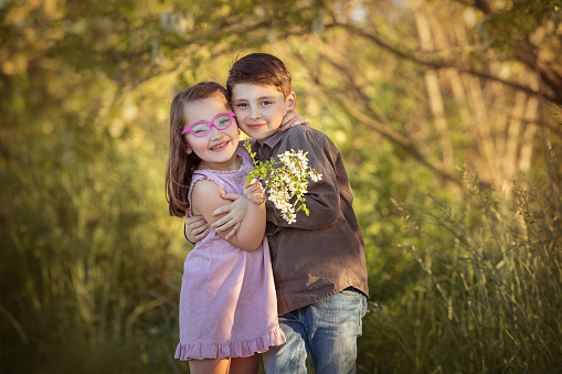 Portraits of little siblings in nature - Buenos Aires - Argentina