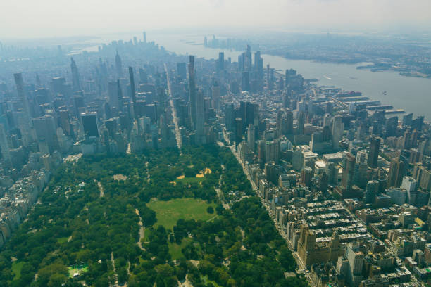 istock Helicopter flight over New York 1561191694