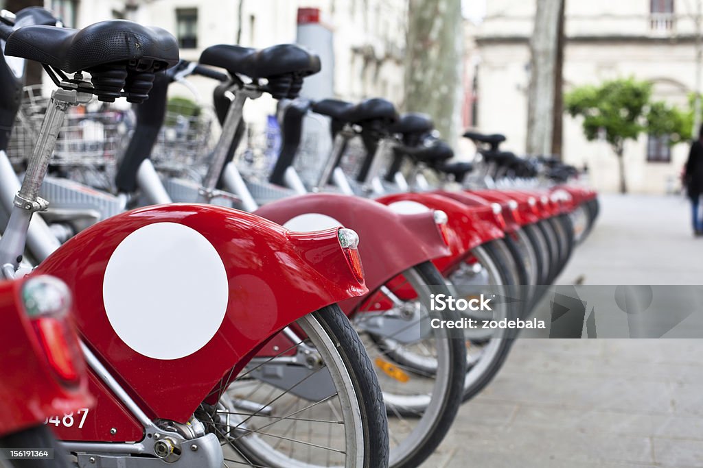 Público para alquiler de bicicletas - Foto de stock de Bicicleta libre de derechos