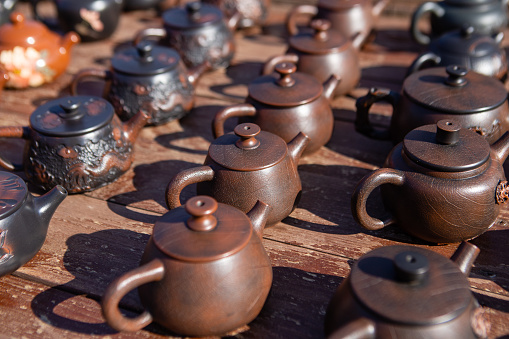 Some teapots,in a row.