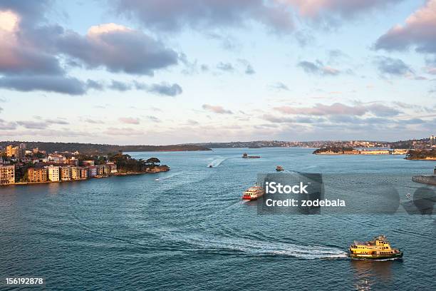 ボートでオーストラリアシドニーのハーバー - シドニー・オペラハウスのストックフォトや画像を多数ご用意 - シドニー・オペラハウス, 家, エディトリアル