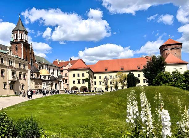 istock View of buildings 1561933902