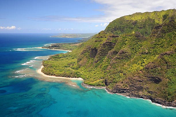 istock Na Pali Coast of Kauai 156196034