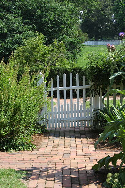 istock Entrance to the garden 156200442